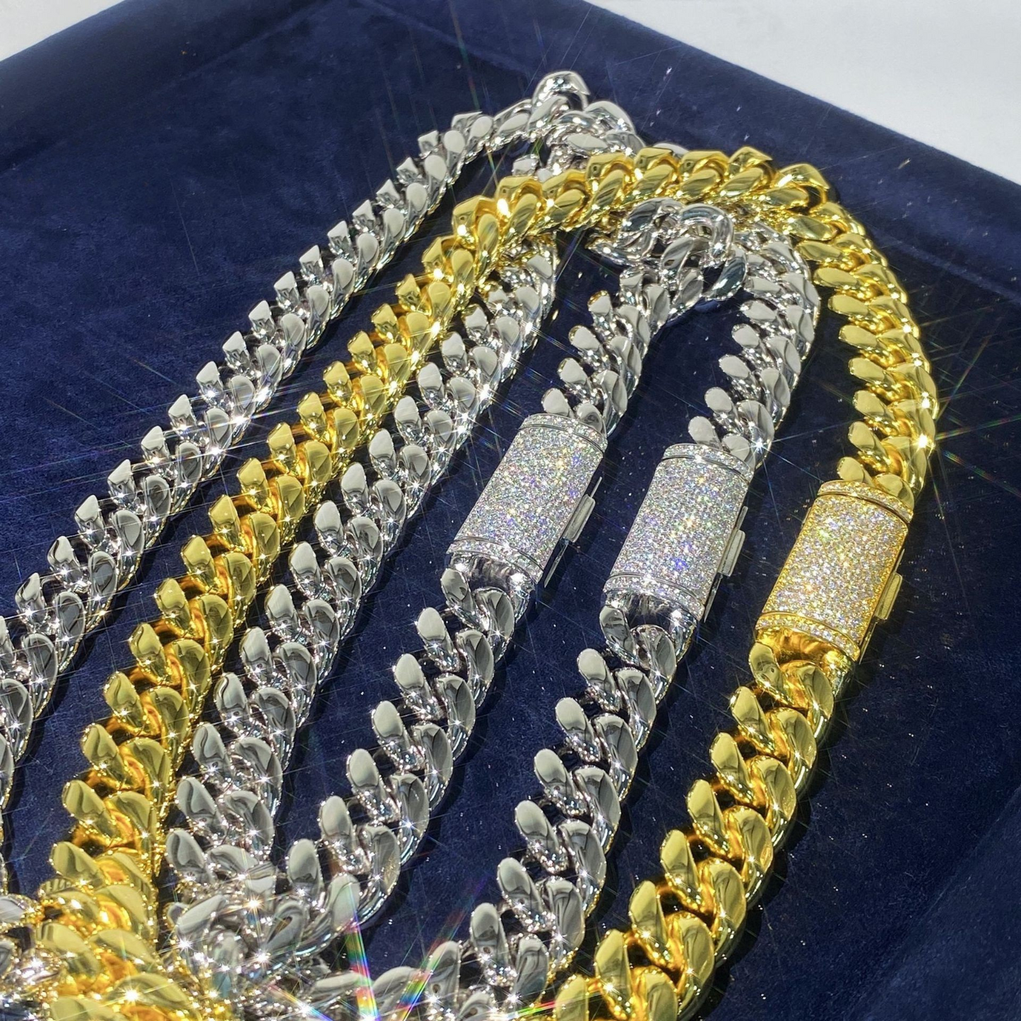 VVS MOISSANITE ICED OUT LOCK CUBAN CHAIN/BRACELET