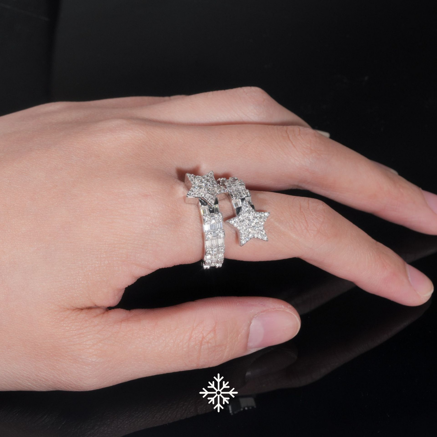 VVS Moissaniteb Star-Ended Bypass Ring