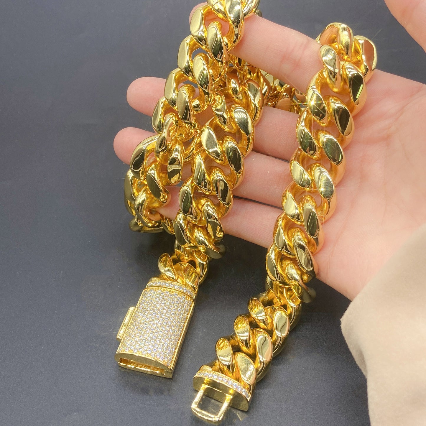 VVS MOISSANITE ICED OUT LOCK CUBAN CHAIN/BRACELET