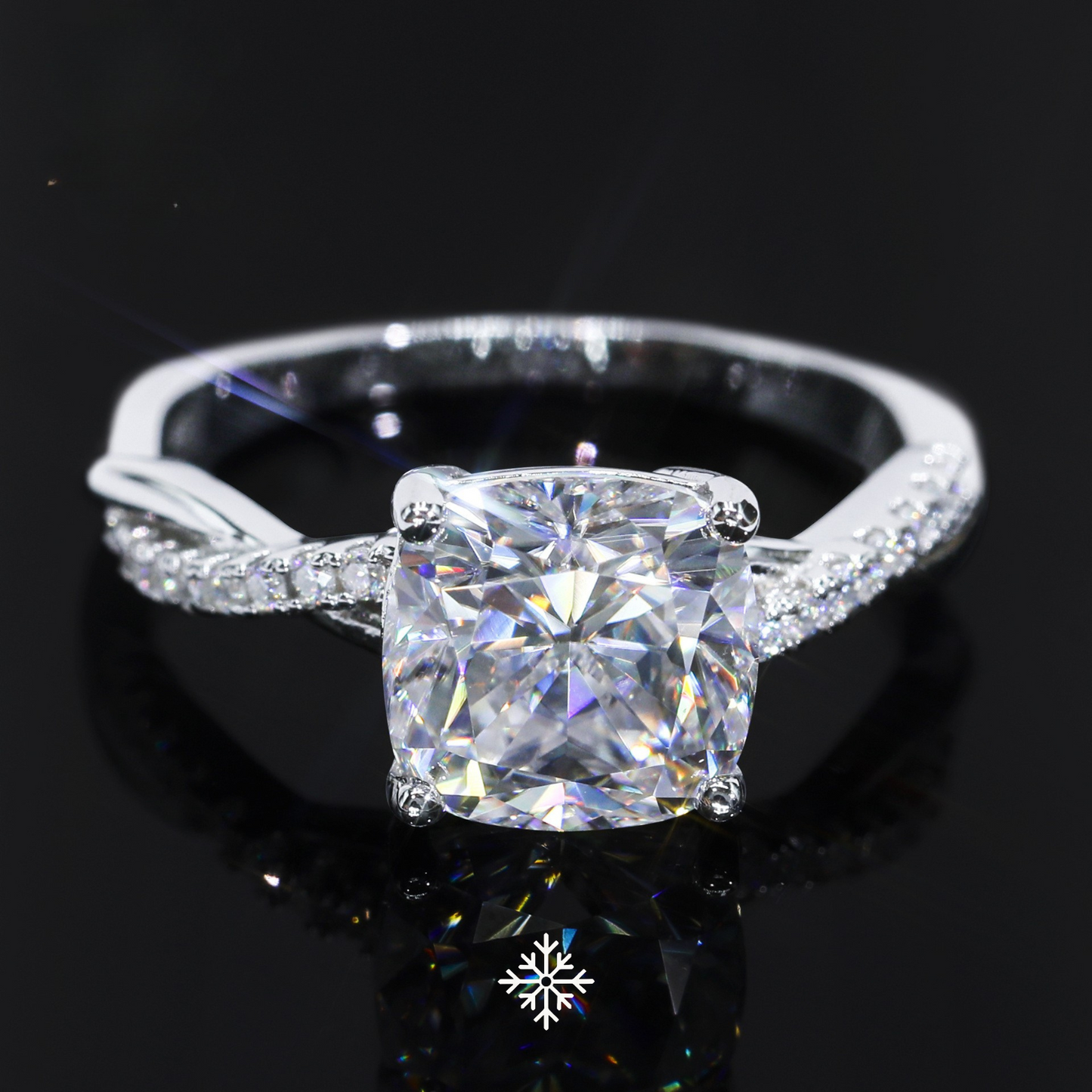 VVS Moissanite Twisted Pavé Band Ring
