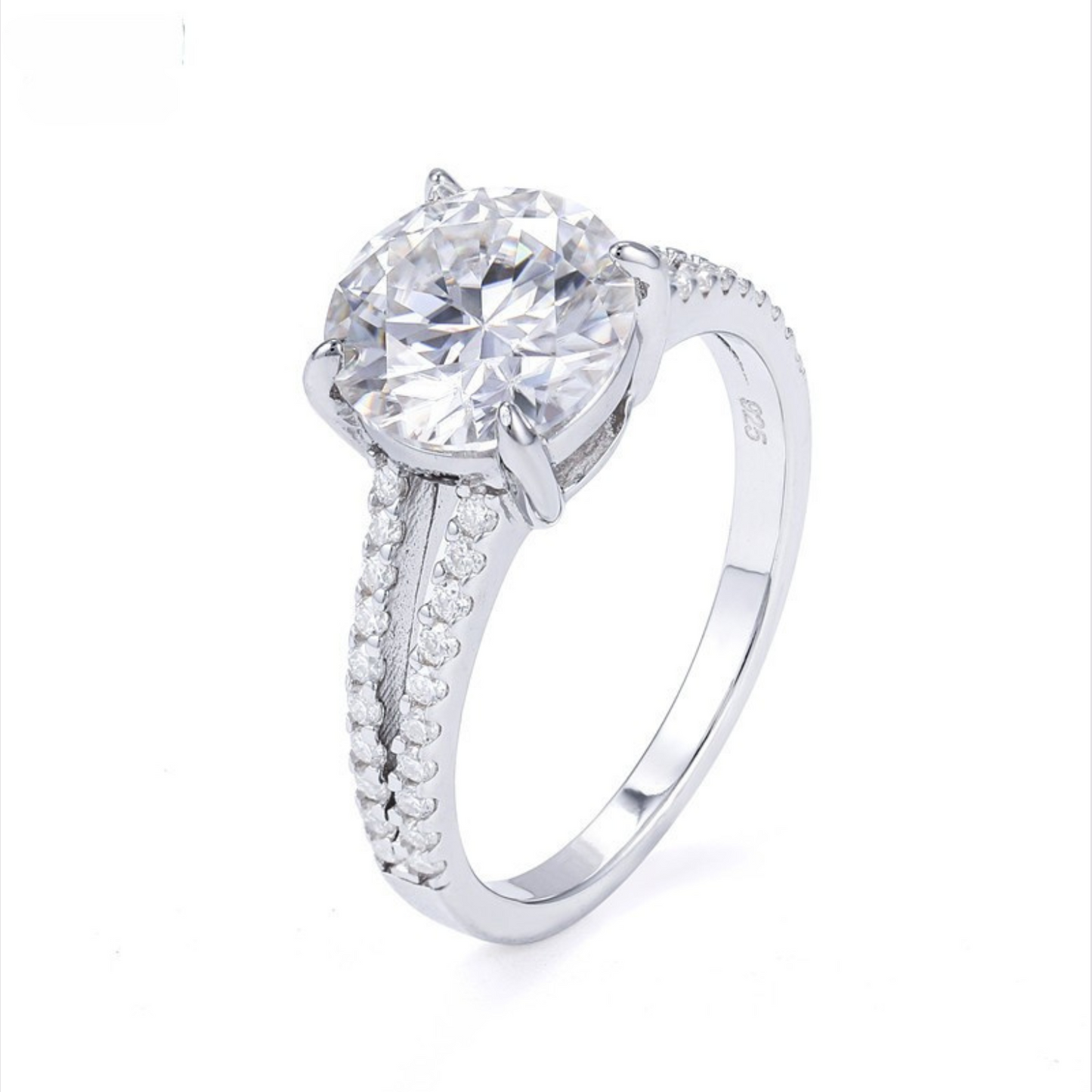 VVS Moissanite Split Pavé Shank Ring