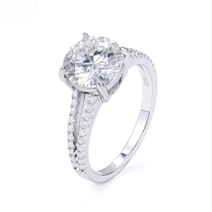 VVS Moissanite Split Pavé Shank Ring