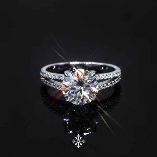 VVS Moissanite Split Pavé Shank Ring