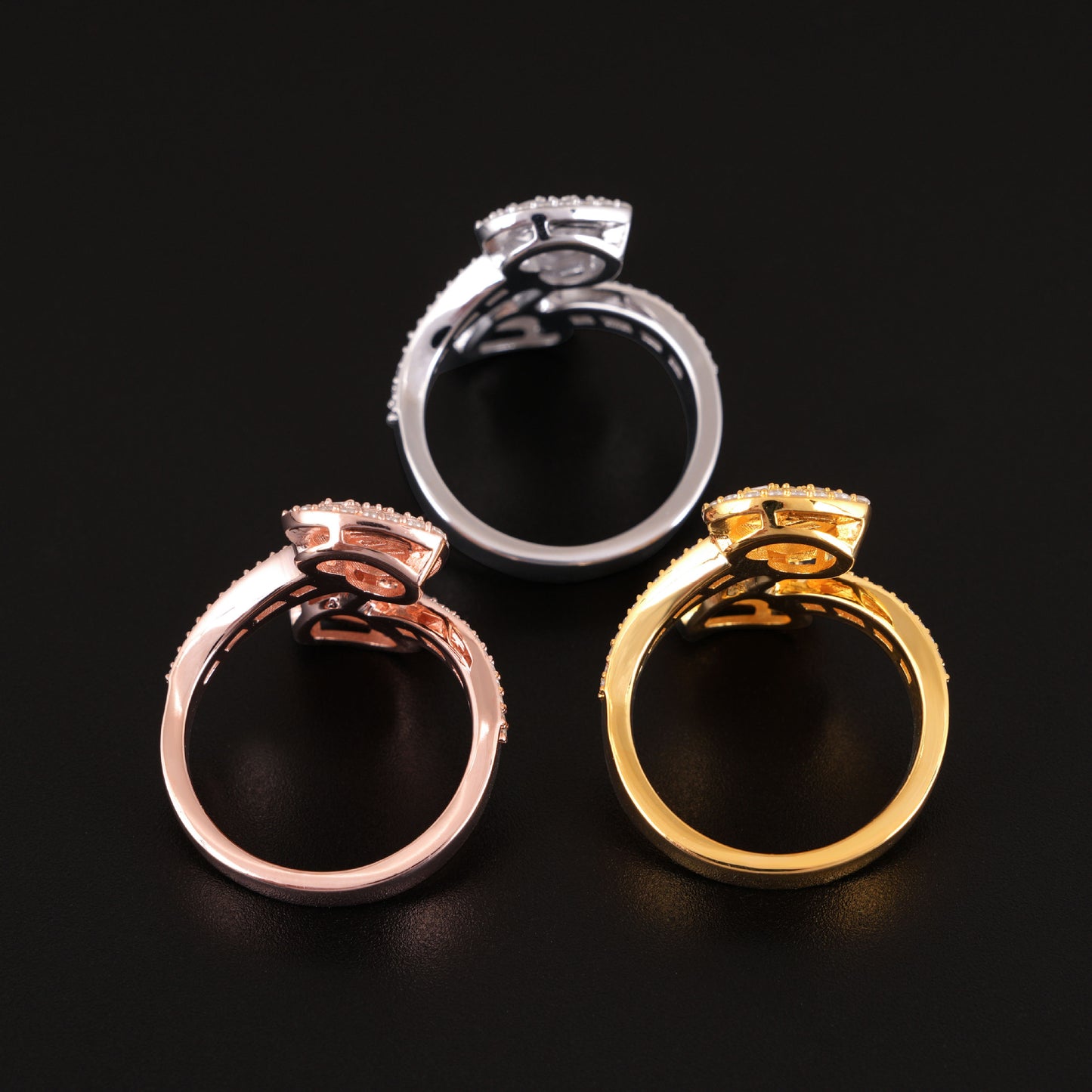 VVS Moissaniteb Baguette Heart-Ended Bypass Ring