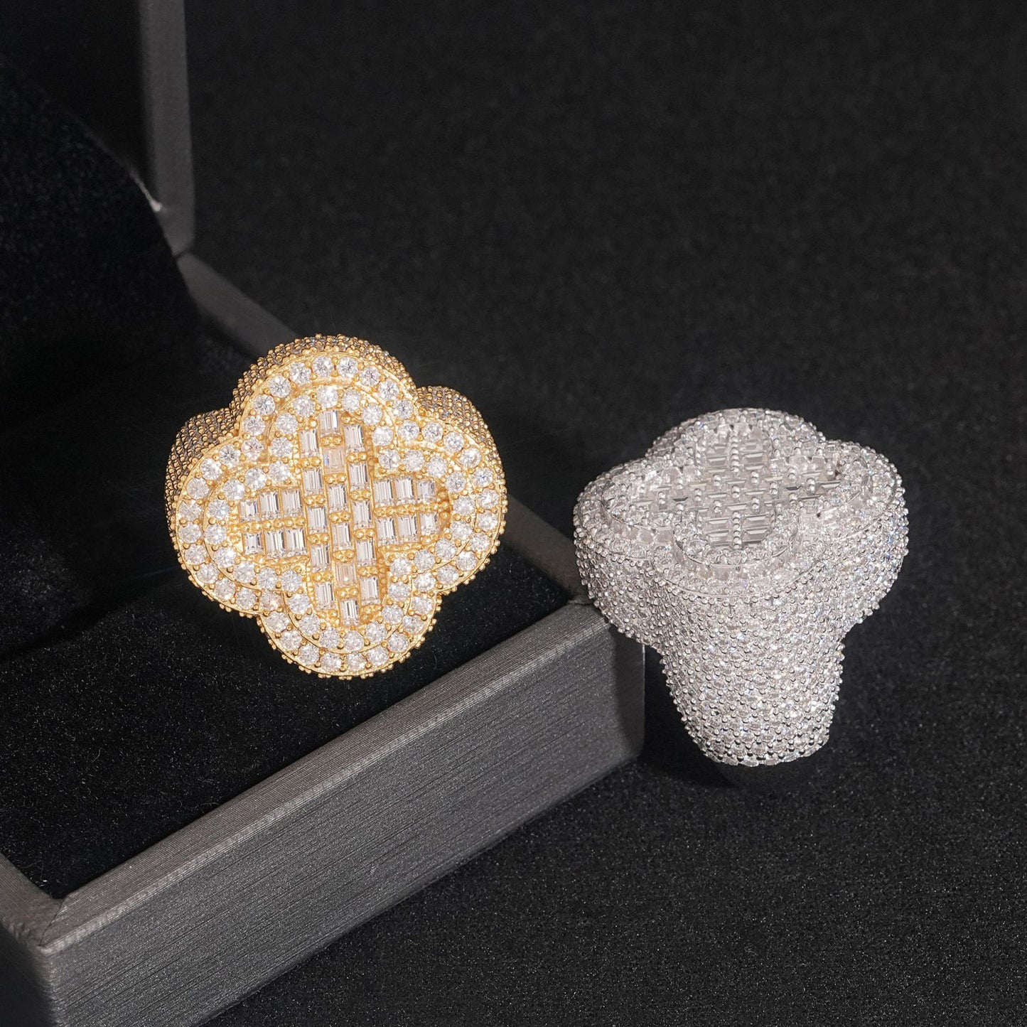 VVS MOISSANITE  CLOVER RING
