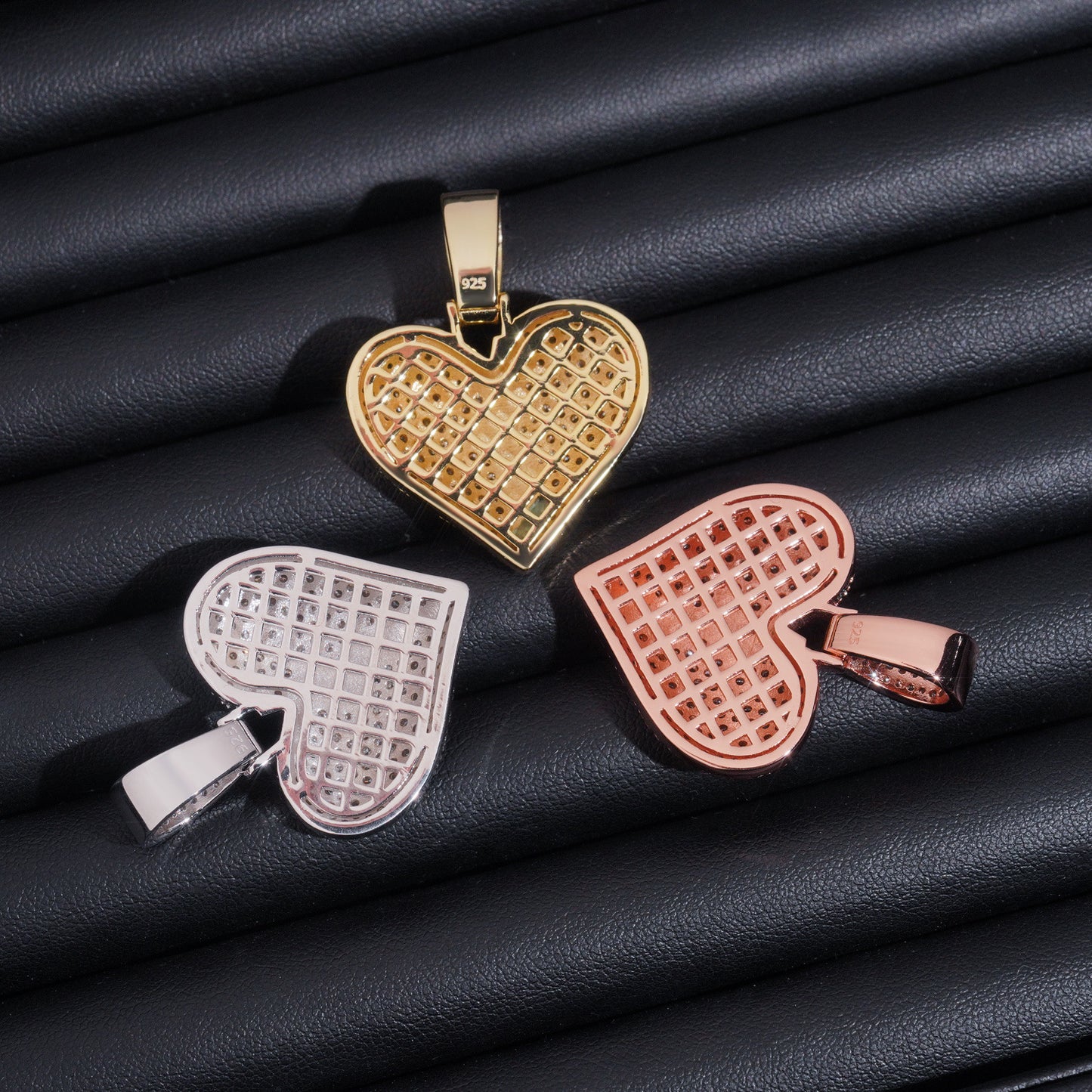 VVS MOISSANITE BROKEN HEART PENDANT
