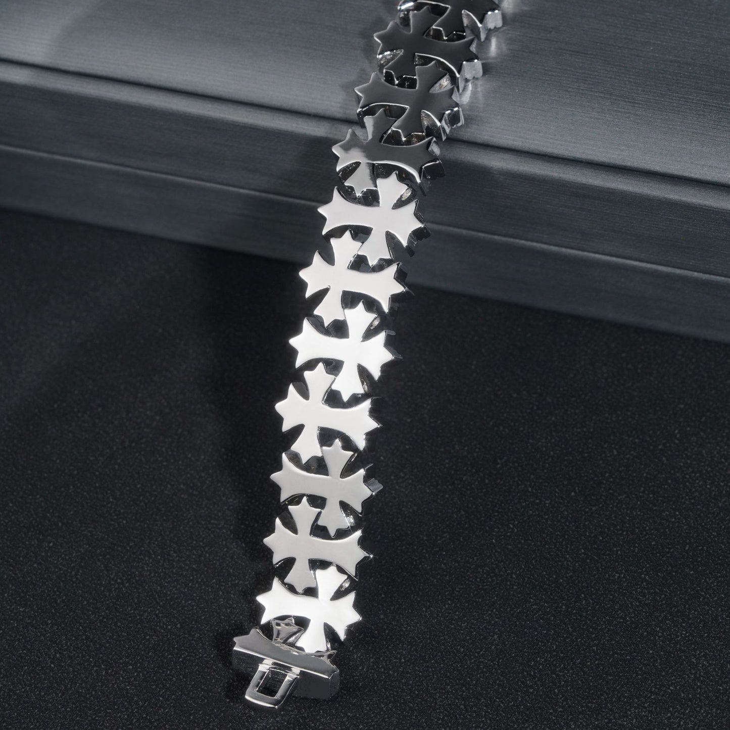 VVS MOISSANITE CROSS LINK BRACELET/CHAIN