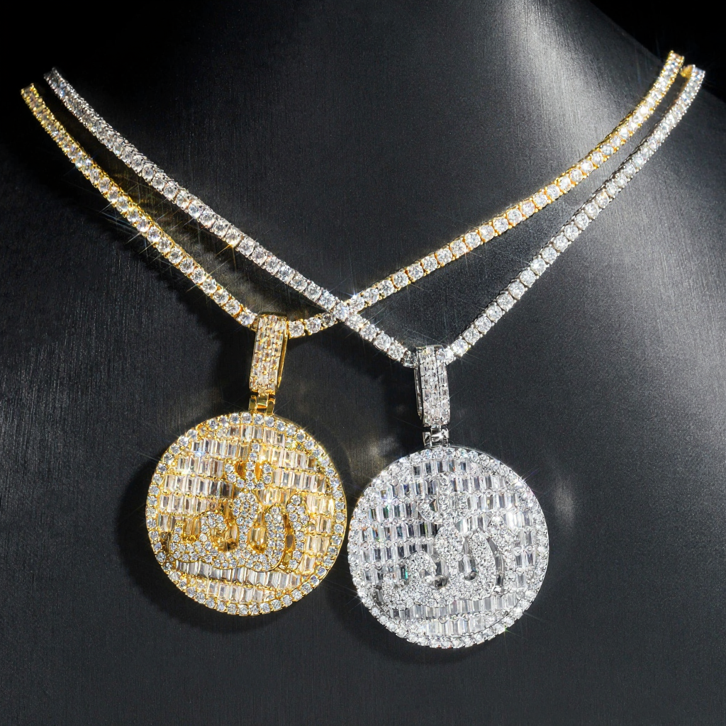 Round Plate 18k Gold Diamond Pendant