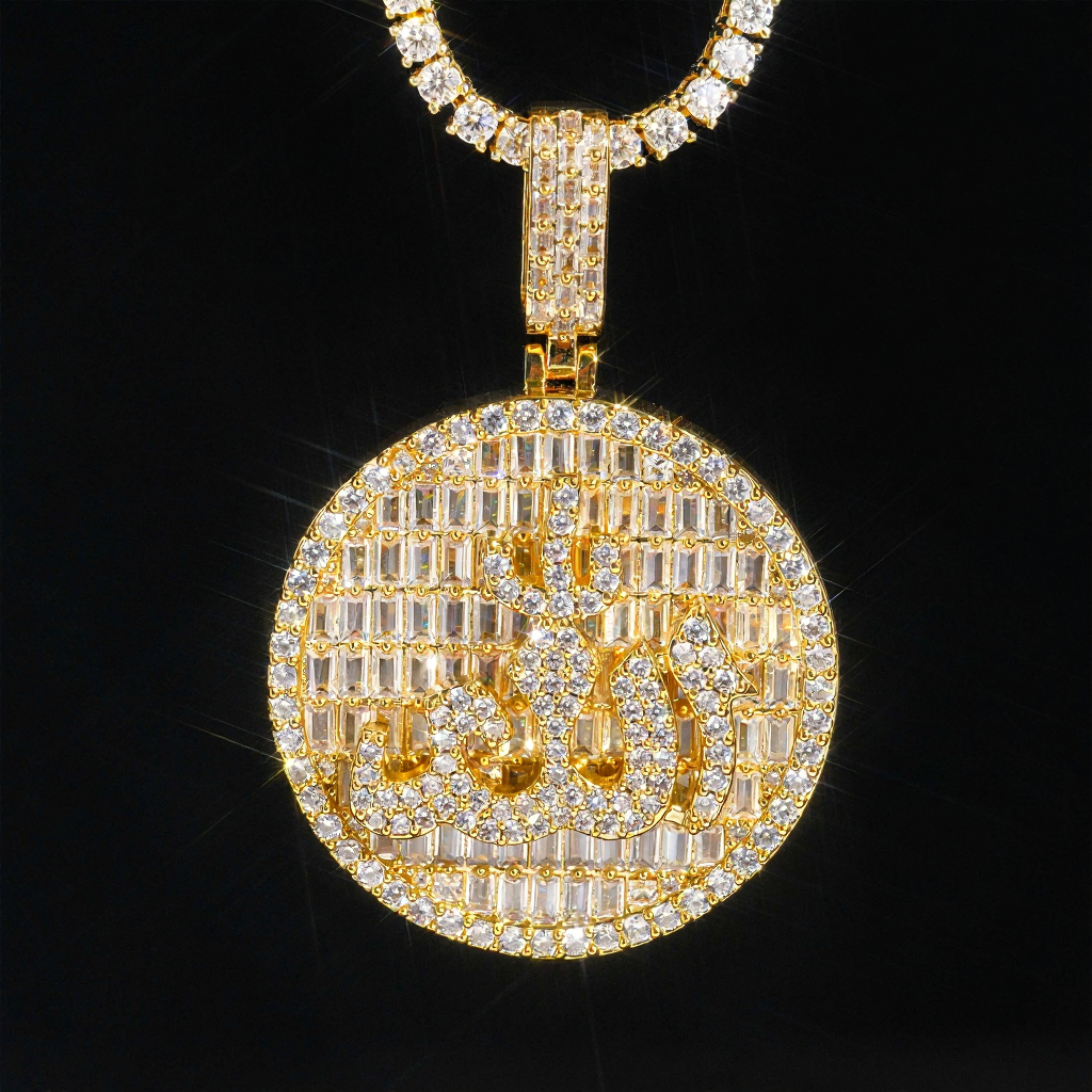 Round Plate 18k Gold Diamond Pendant