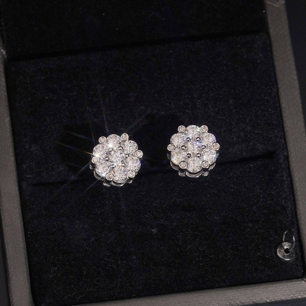 Zaunfa Luxury Flower Shape Moissanite Earrings