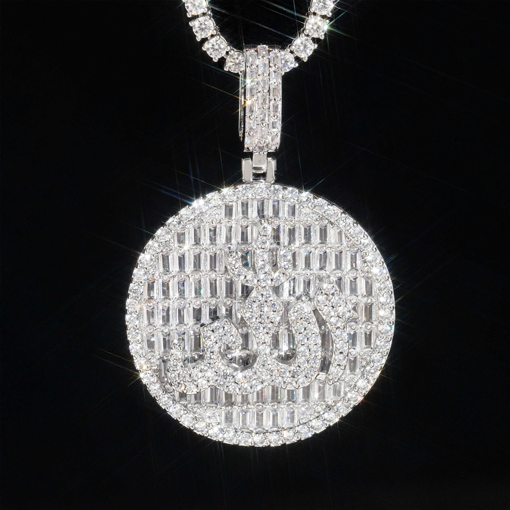 Round Plate 18k Gold Diamond Pendant