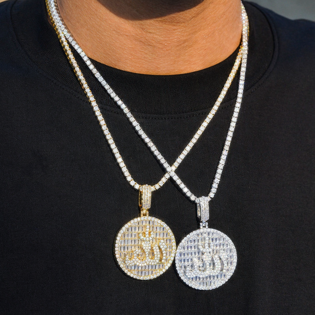 Round Plate 18k Gold Diamond Pendant